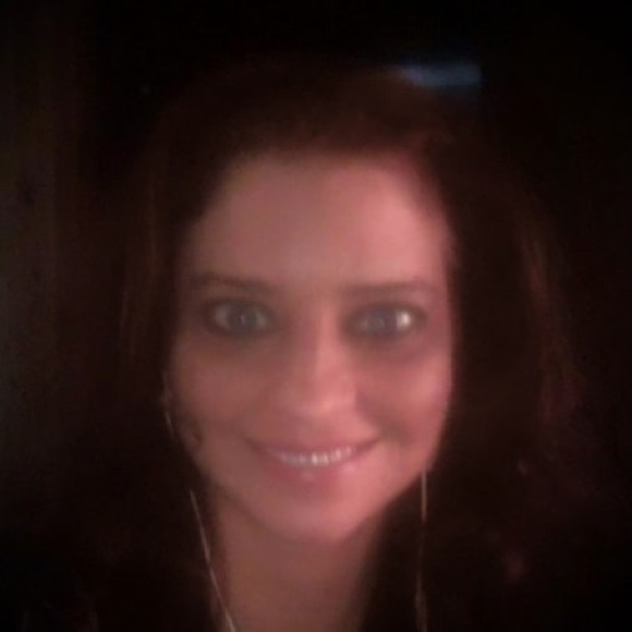 Meet your Posher, Kristen - Picture 1 of 1